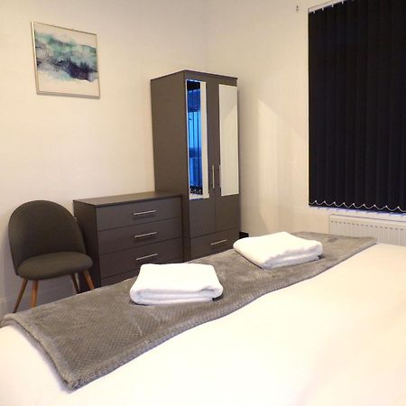 Hazelhurst House - 4 Bedrooms 2 Bathrooms Stoke-on-Trent Luaran gambar