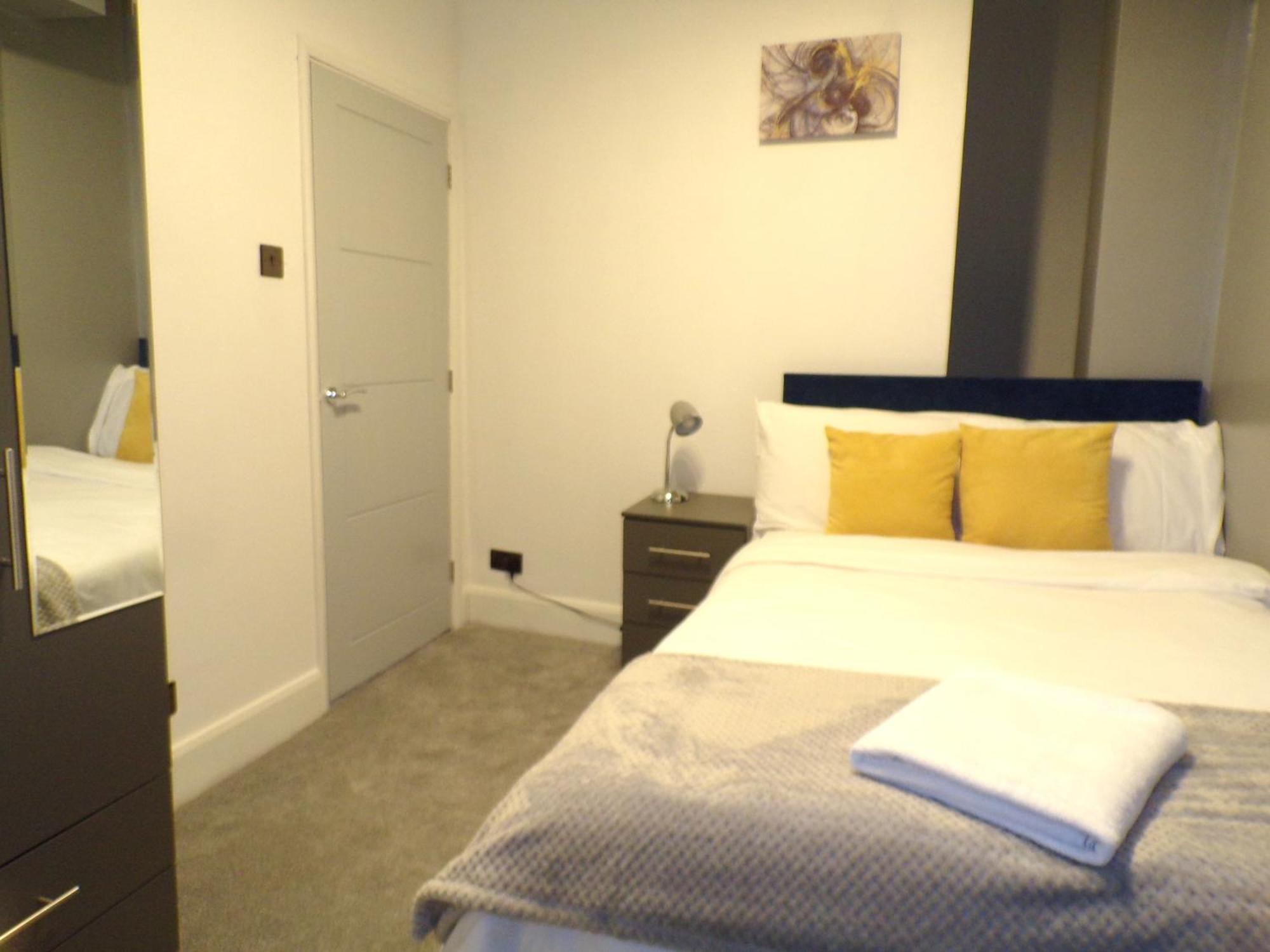 Hazelhurst House - 4 Bedrooms 2 Bathrooms Stoke-on-Trent Luaran gambar